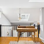 Charming 2br Townhouse In Mouraria | By Airnest Lisbona