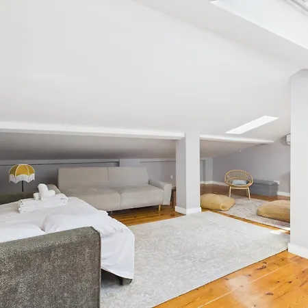 Ferienhaus Charming 2br Townhouse In Mouraria | By Airnest Lissabon