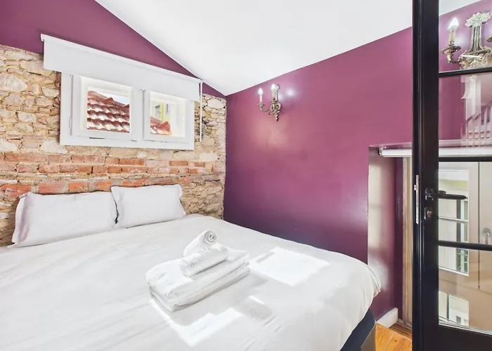 Charming 2br Townhouse In Mouraria | By Airnest *