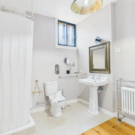 Charming 2br Townhouse In Mouraria | By Airnest * Lisbon