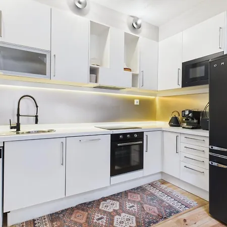 Charming 2br Townhouse In Mouraria | By Airnest