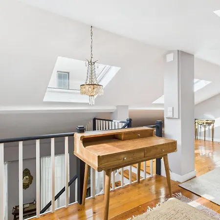 Charming 2br Townhouse In Mouraria | By Airnest