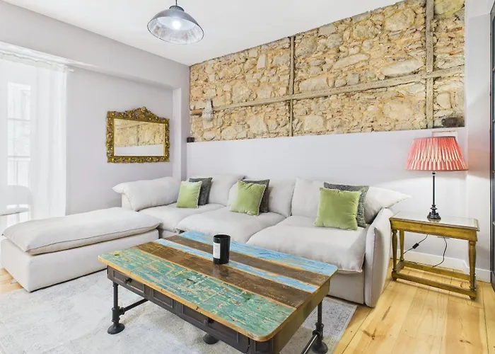 Vakantiehuis Charming 2br Townhouse In Mouraria | By Airnest