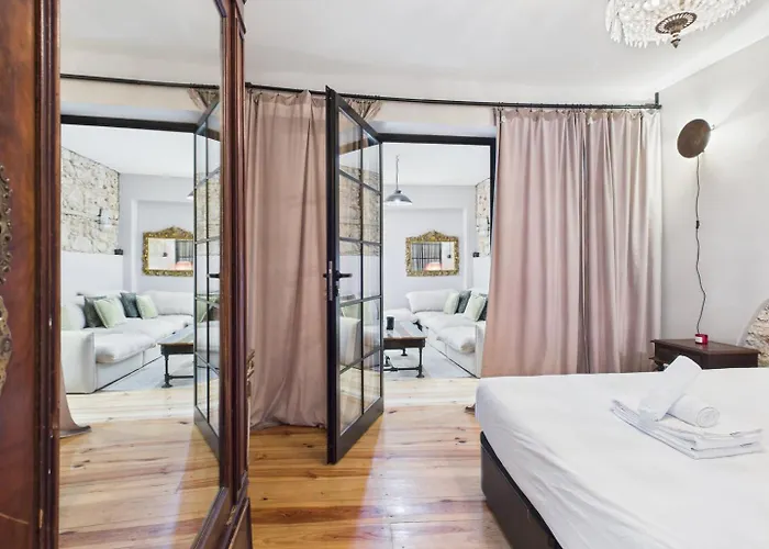 Charming 2br Townhouse In Mouraria | By Airnest Vakantiehuis *