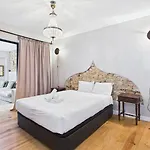 Charming 2br Townhouse In Mouraria | By Airnest Casa de Férias Lisboa