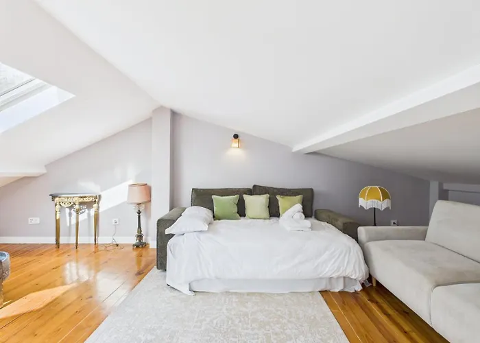 Charming 2br Townhouse In Mouraria | By Airnest *