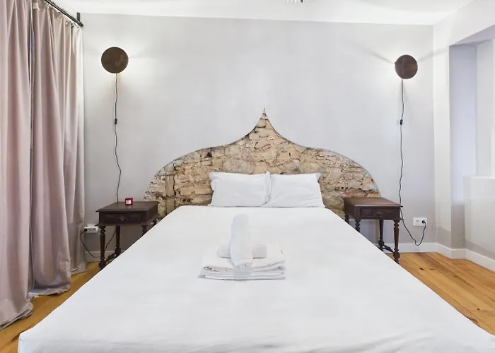 Casa de Férias Charming 2br Townhouse In Mouraria | By Airnest