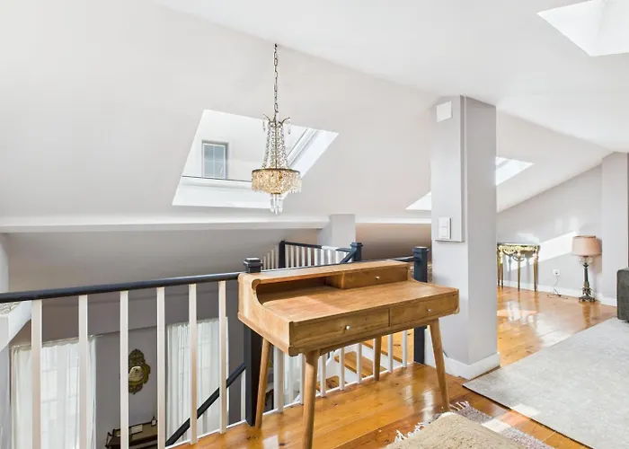 Charming 2br Townhouse In Mouraria | By Airnest