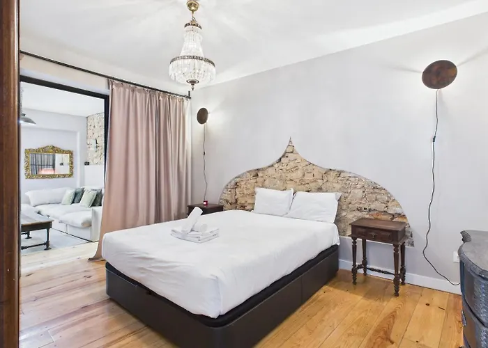 Charming 2br Townhouse In Mouraria | By Airnest Casa de Férias Lisboa